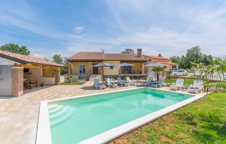 Dom na predaj 320 m² – Višnjan