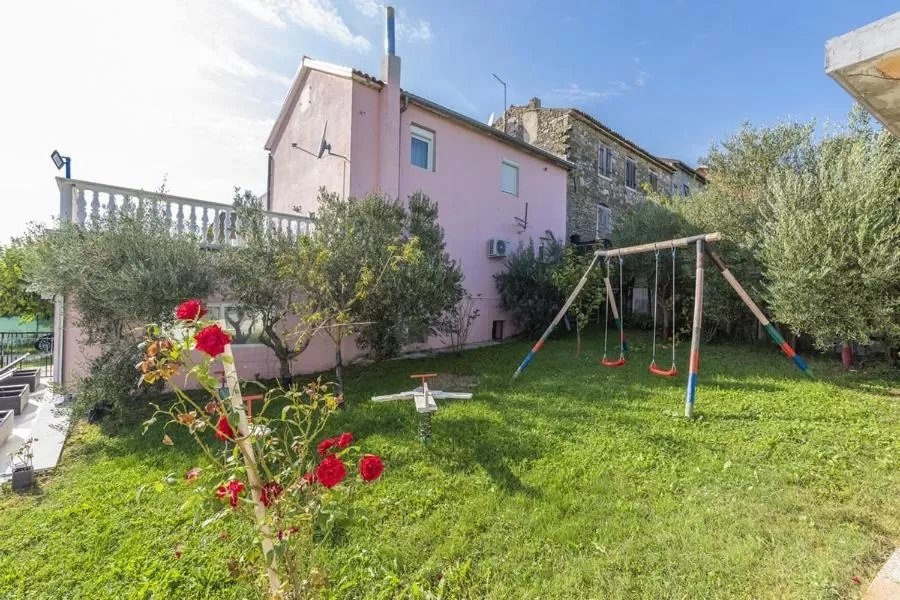Haus Zu vermieten - ISTARSKA BRTONIGLA