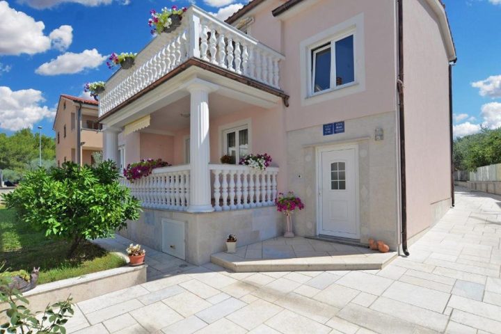 Dom na prenájom 315 m² – Fažana