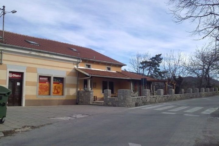 Kuća na prodaju 550 m² – Buzet