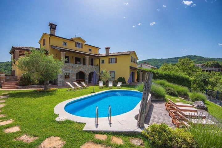 Casa in vendita 350 m² – Pazin