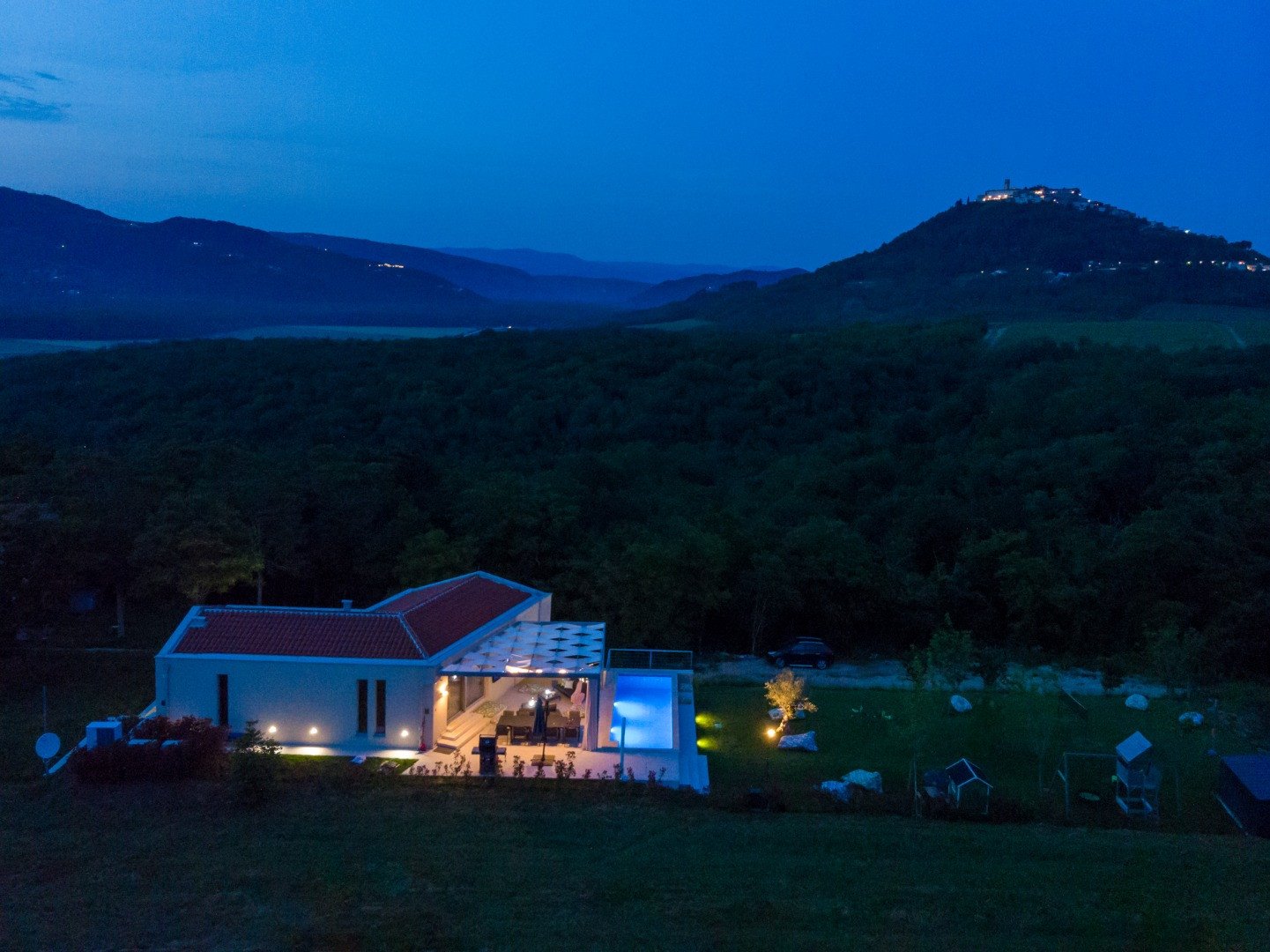 Maison À louer - ISTARSKA KAROJBA