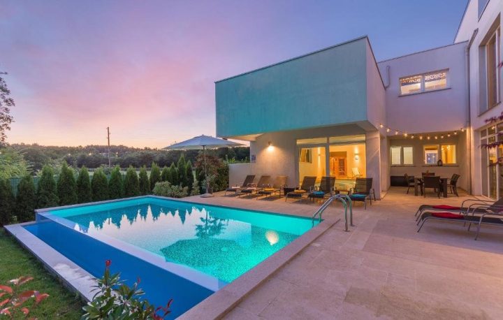 Dům na prodej 350 m² – Rovinj