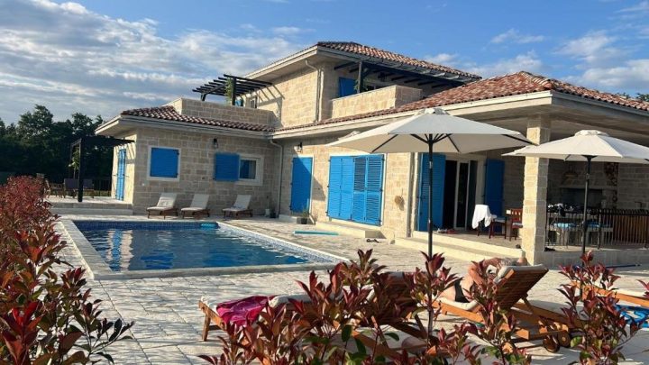 Maison à louer 265 m² – Kanfanar