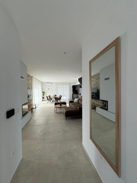 Maison À louer - ISTARSKA CEROVLJE