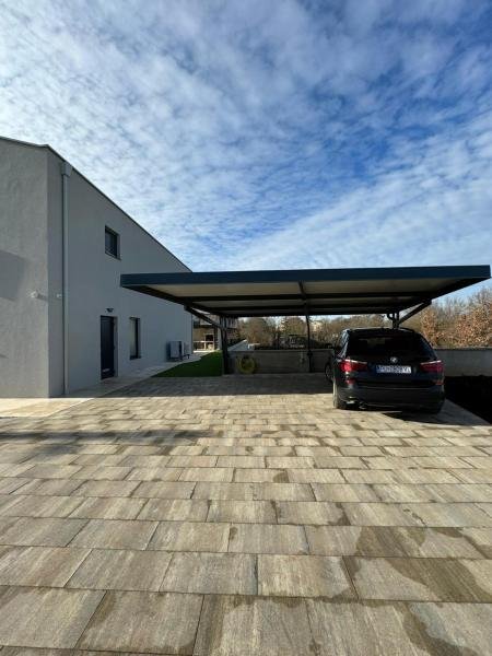 Maison À louer - ISTARSKA CEROVLJE