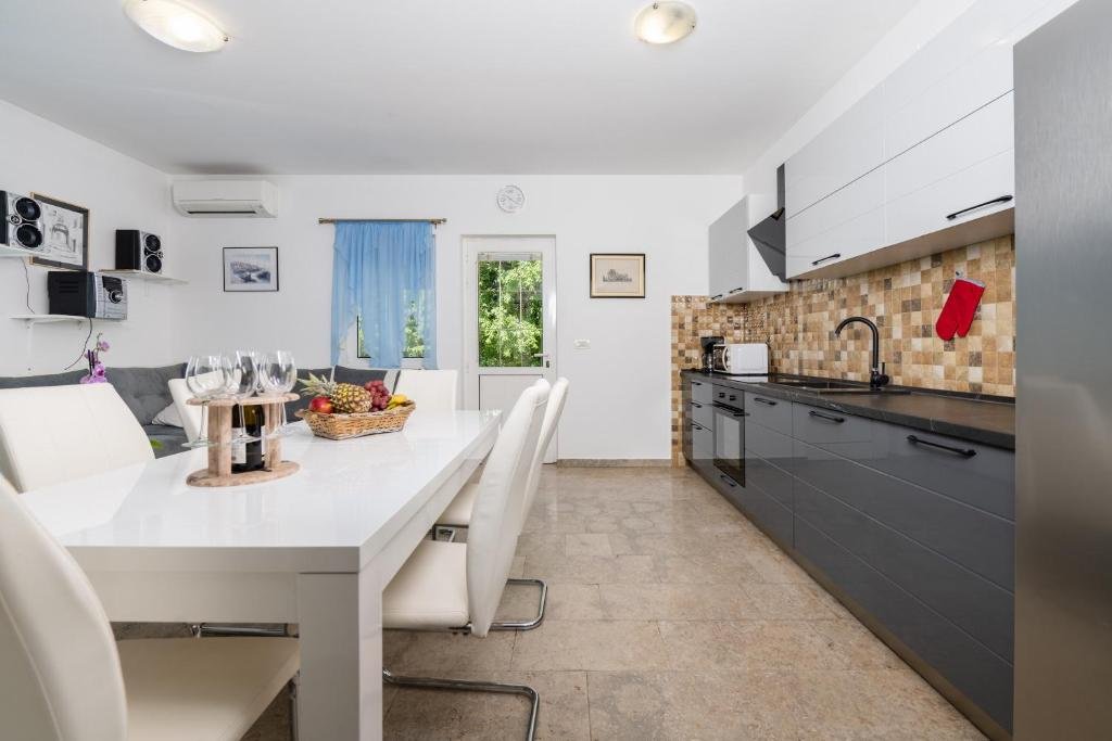 Haus Zu vermieten - ISTARSKA LABIN