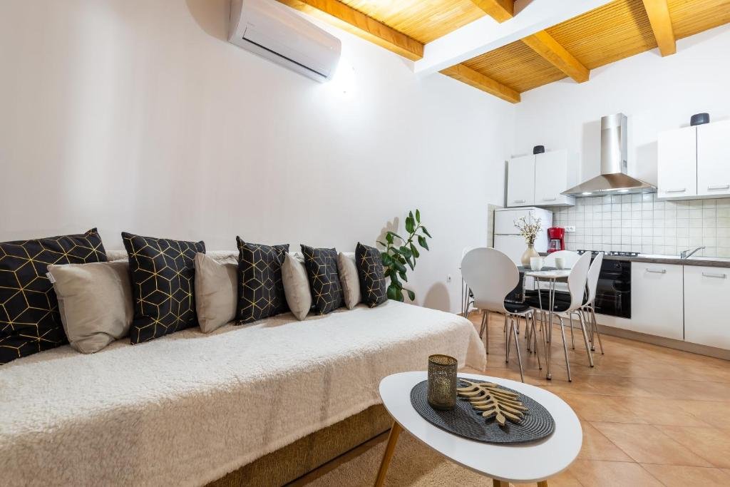 House For rent - ISTARSKA FAžANA