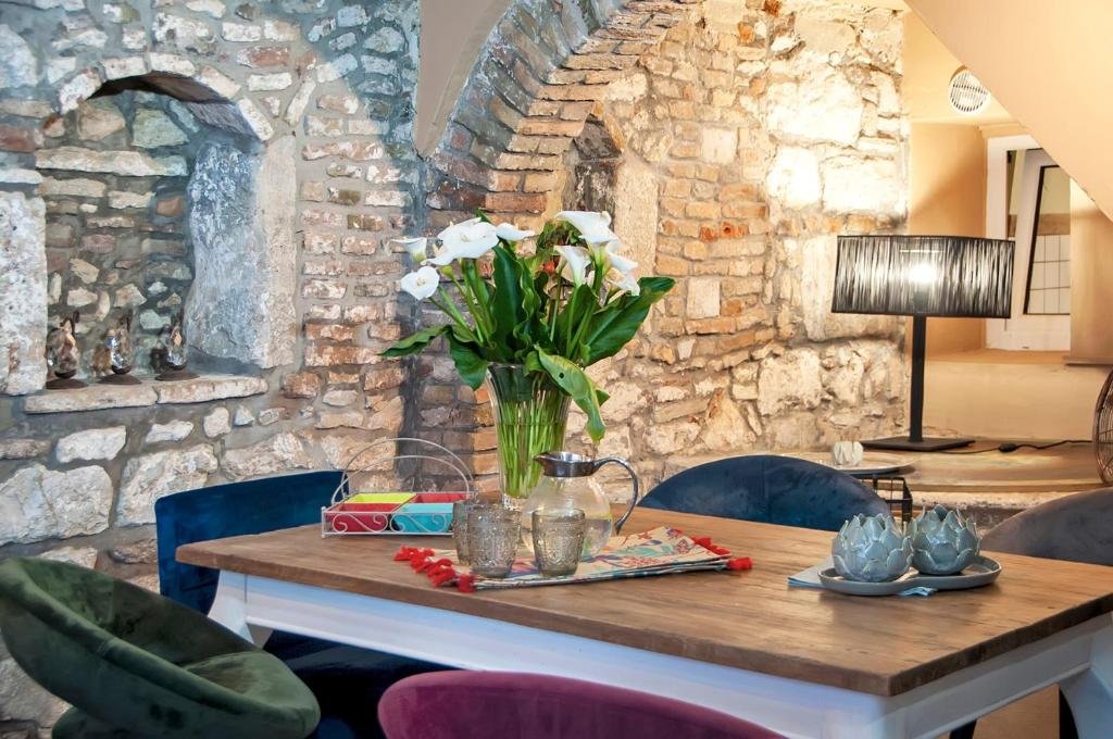 Hiša Za najem - ISTARSKA ROVINJ
