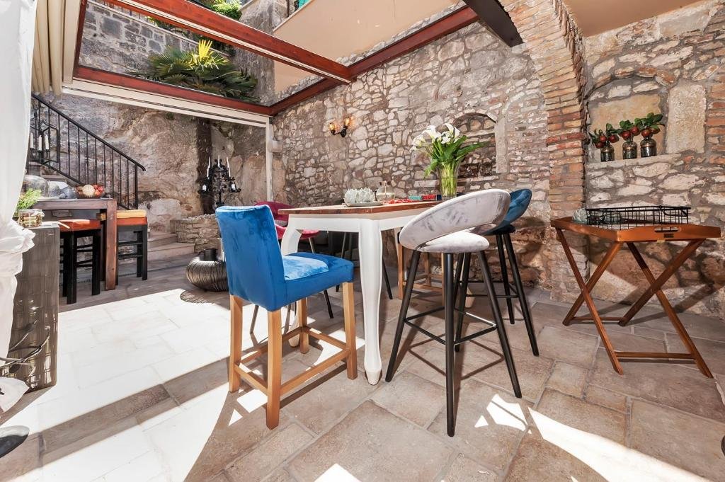 Hiša Za najem - ISTARSKA ROVINJ