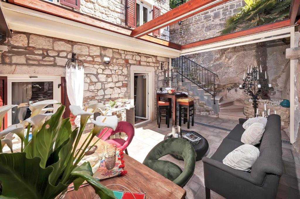 Hiša Za najem - ISTARSKA ROVINJ