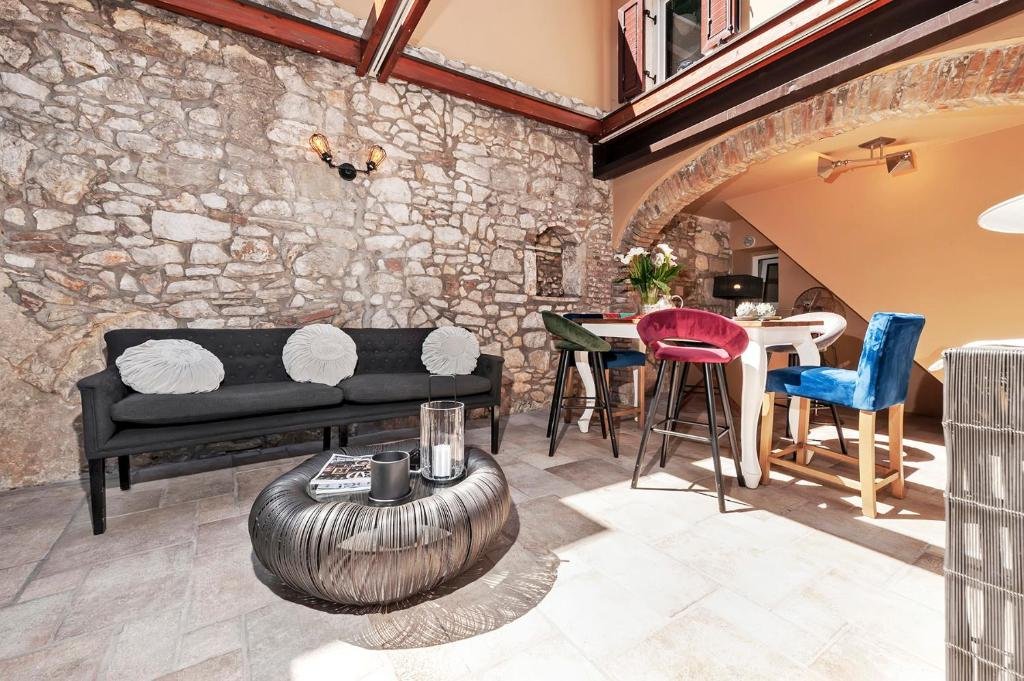 Hiša Za najem - ISTARSKA ROVINJ