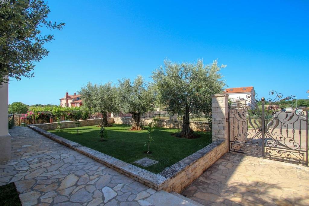 Kuća Za najam - ISTARSKA NOVIGRAD