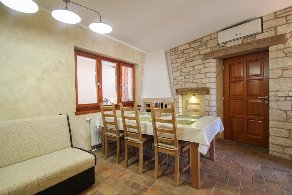 Kuća Za najam - ISTARSKA NOVIGRAD