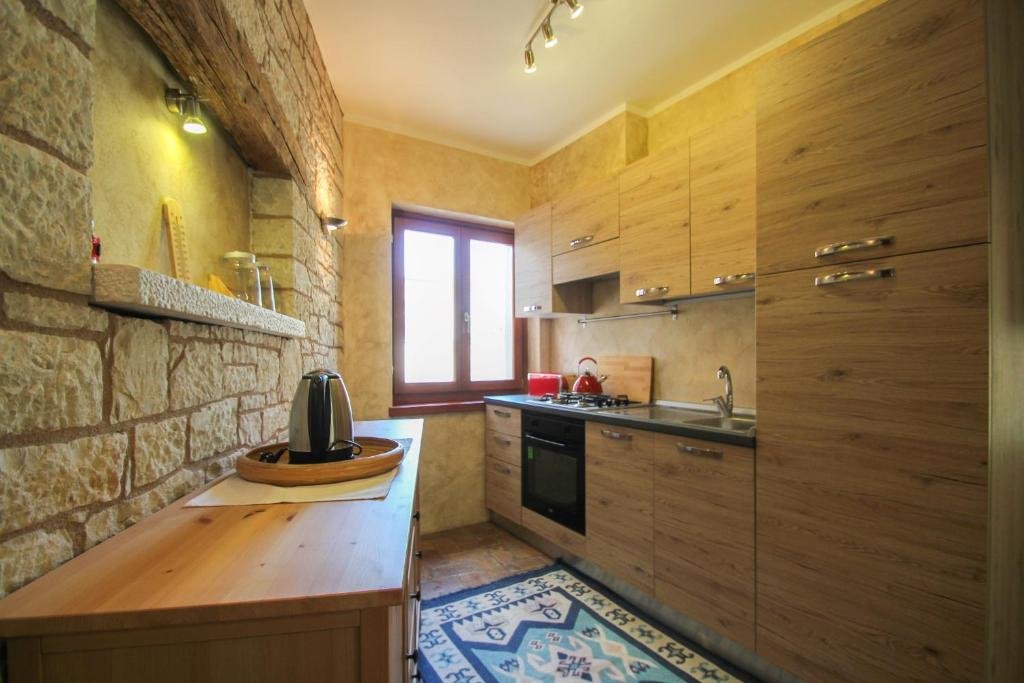 Kuća Za najam - ISTARSKA NOVIGRAD