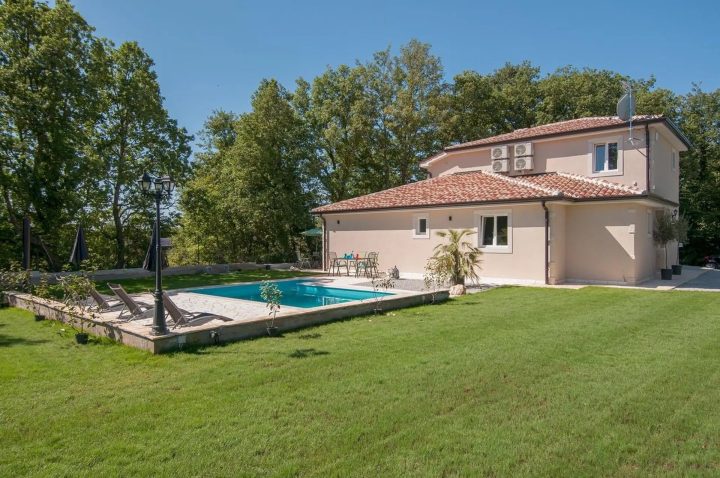 Dom do wynajęcia 170 m² – Tinjan