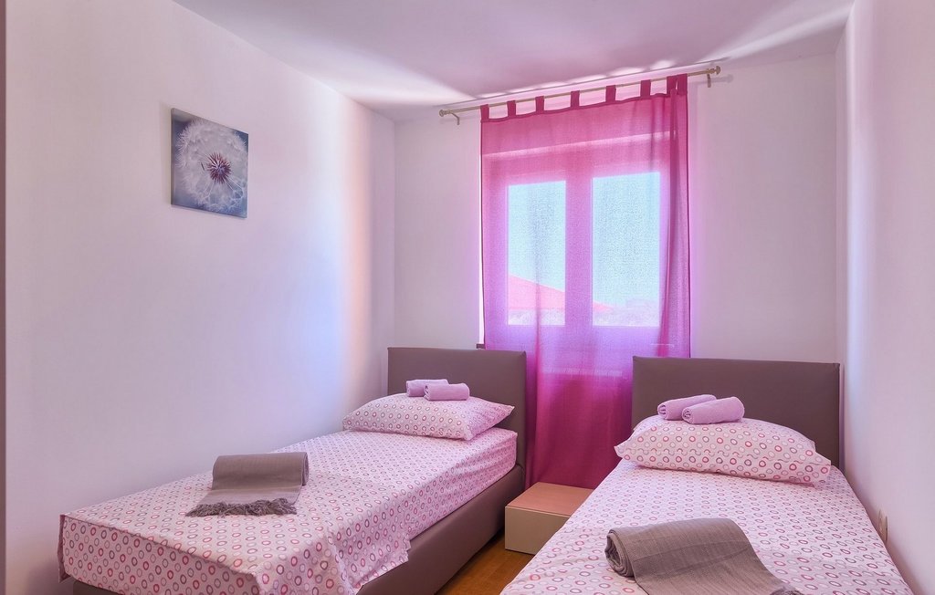 Dům K pronájmu - ISTARSKA FAžANA