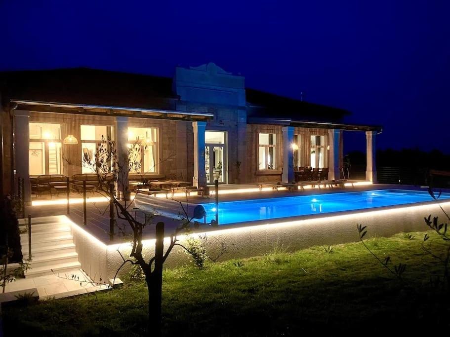 Haus Zu vermieten - ISTARSKA CEROVLJE