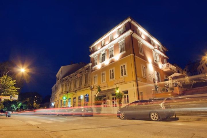 Hotel zu vermieten 372 m² – Pula