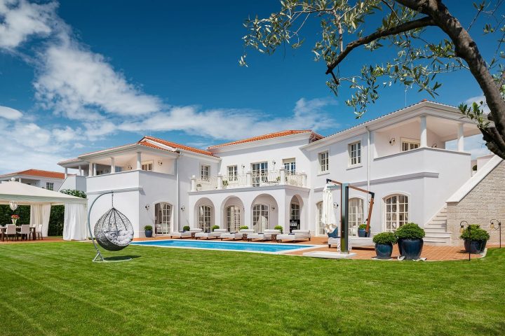 Maison à louer 405 m² – Vabriga