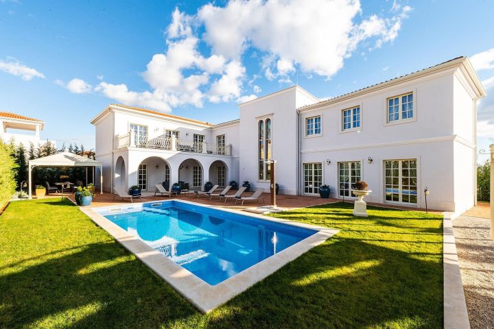 Maison à louer 330 m² – Vabriga