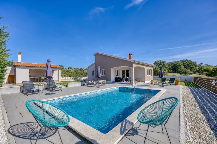 Dom na prenájom 151 m² – Poreč