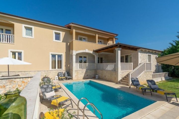 Dom na prenájom 230 m² – Poreč