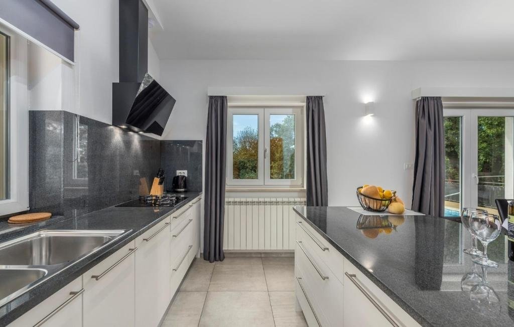House For rent - ISTARSKA CEROVLJE