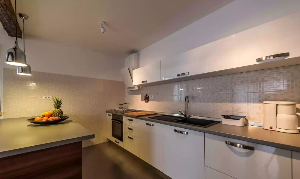 House For rent - ISTARSKA CEROVLJE
