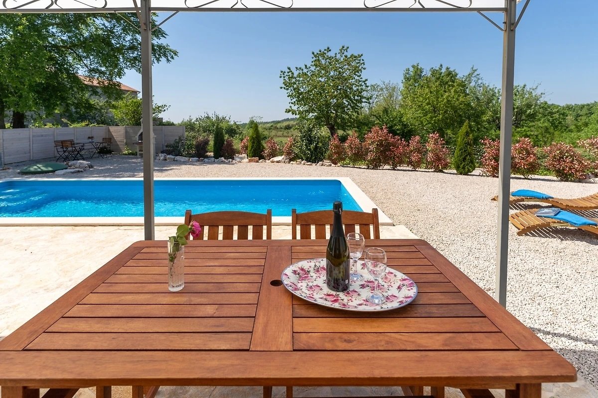Maison À louer - ISTARSKA CEROVLJE