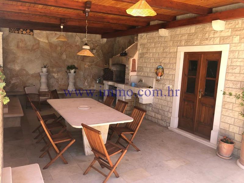 House For sale - SPLITSKO-DALMATINSKA  BRAČ 