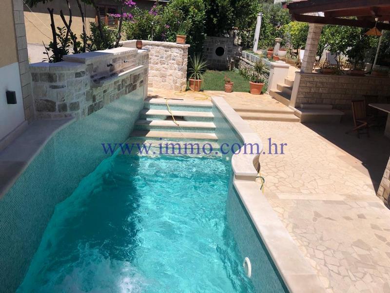 House For sale - SPLITSKO-DALMATINSKA  BRAČ 