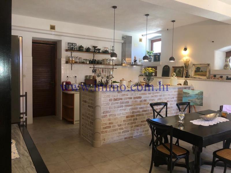 House For sale - SPLITSKO-DALMATINSKA  BRAČ 