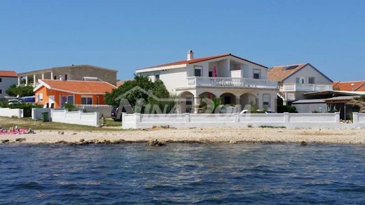 Kuća na prodaju 220 m² – Vir