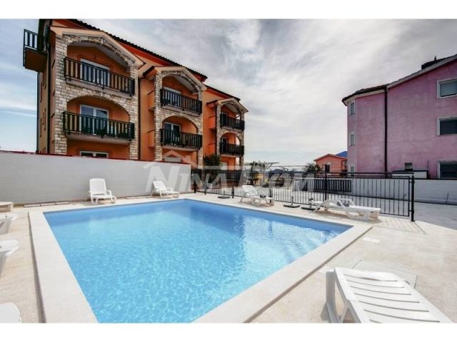Hiša na predaj 350 m² – Zaton