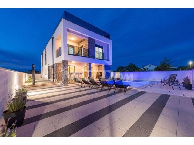 Dom na sprzedaż 240 m² – Privlaka