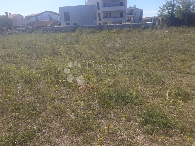Land for sale 689 m² – Medulin