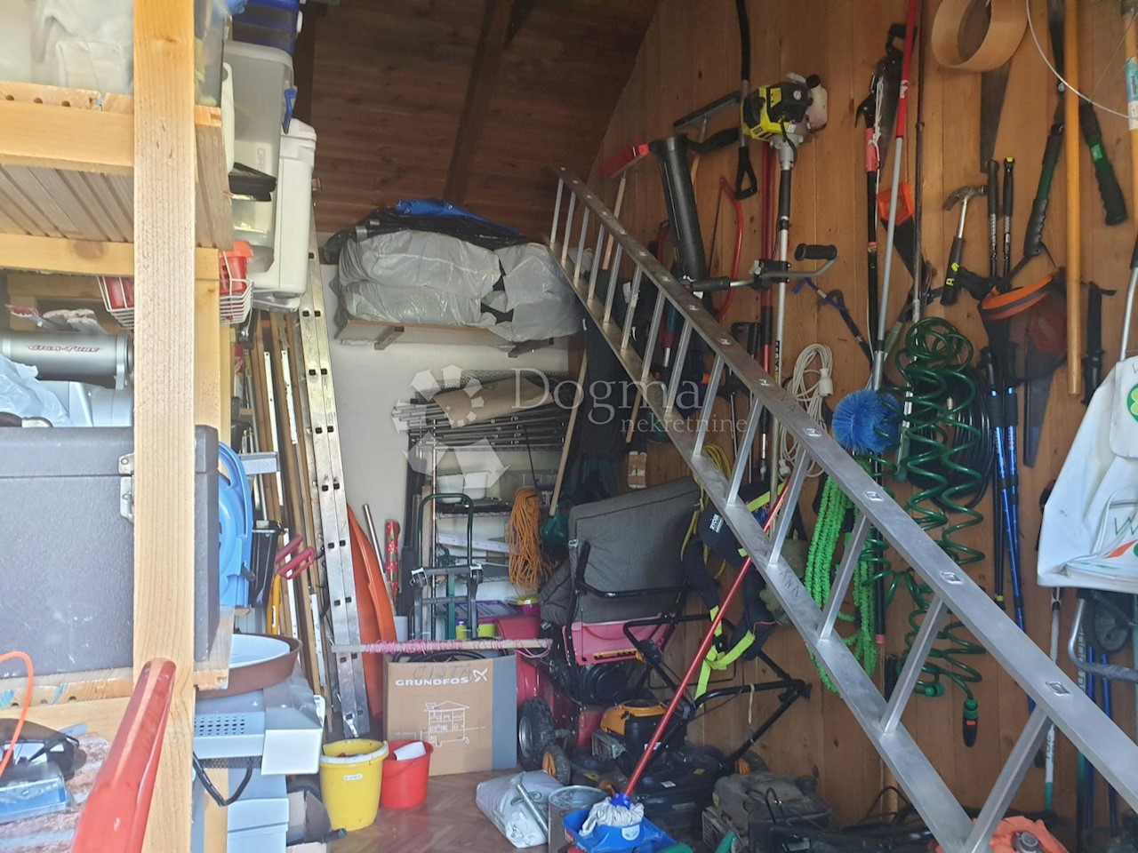 Apartma Naprodaj - KARLOVAČKA  Ogulin