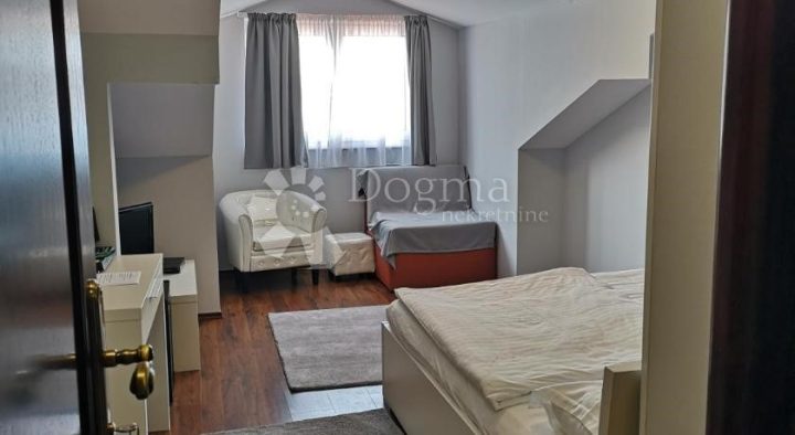 Poslovni prostori Naprodaj - Primorsko-goranska Rab - foto 3/8