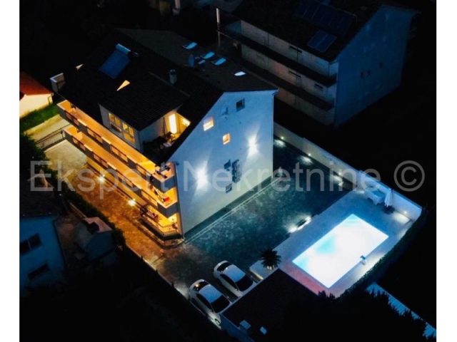 Kuća na prodaju 605 m² – Kaštel Novi
