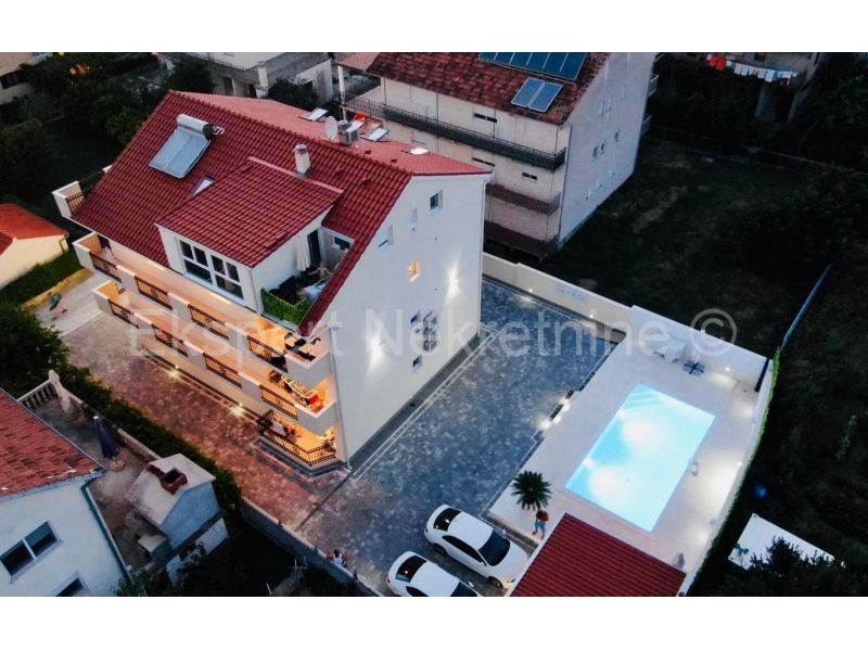 Hiša Na predaj - SPLITSKO-DALMATINSKA  KAŠTELA 