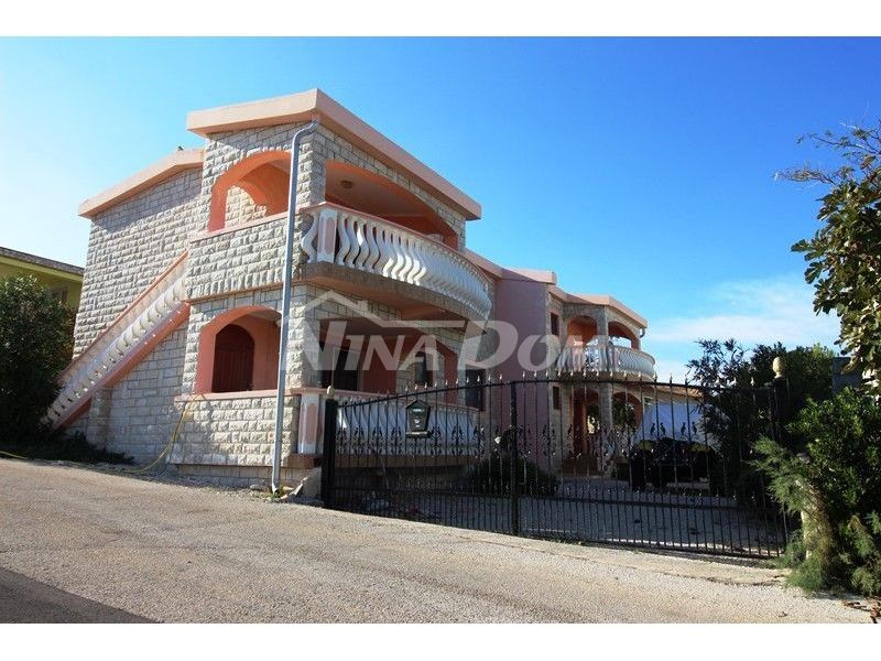 House For sale VIR