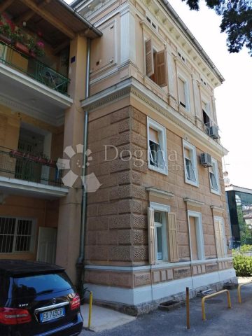 Locaux commerciaux à louer 18 m² – Opatija