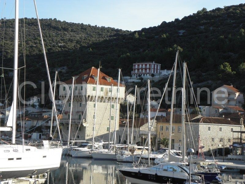 Działka Na sprzedaż - SPLITSKO-DALMATINSKA  Marina
