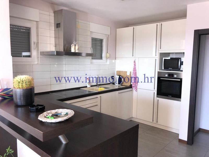 House For sale - SPLITSKO-DALMATINSKA  SPLIT 