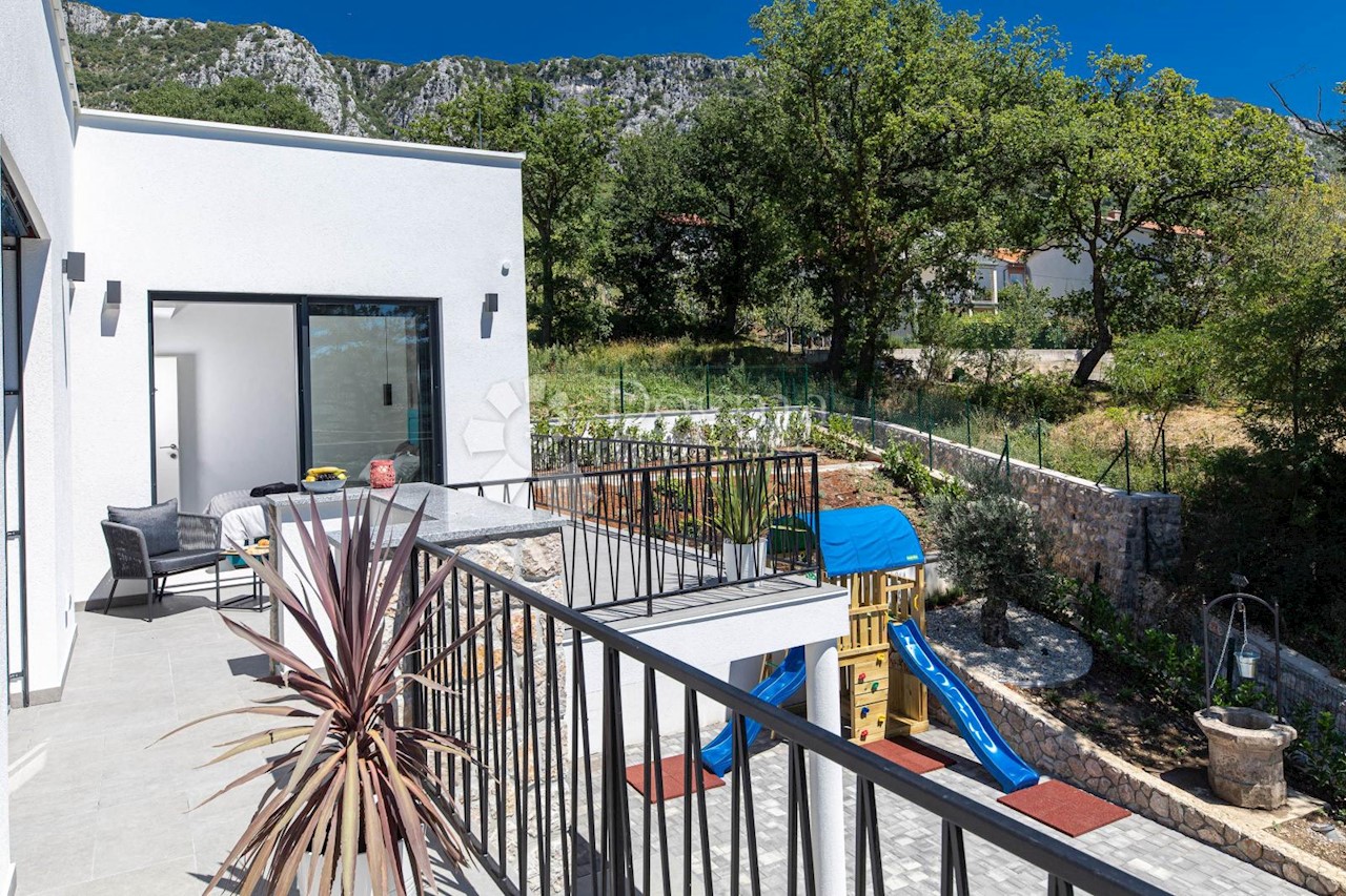 Kuća Na prodaju - PRIMORSKO-GORANSKA  VINODOLSKA OPĆINA 