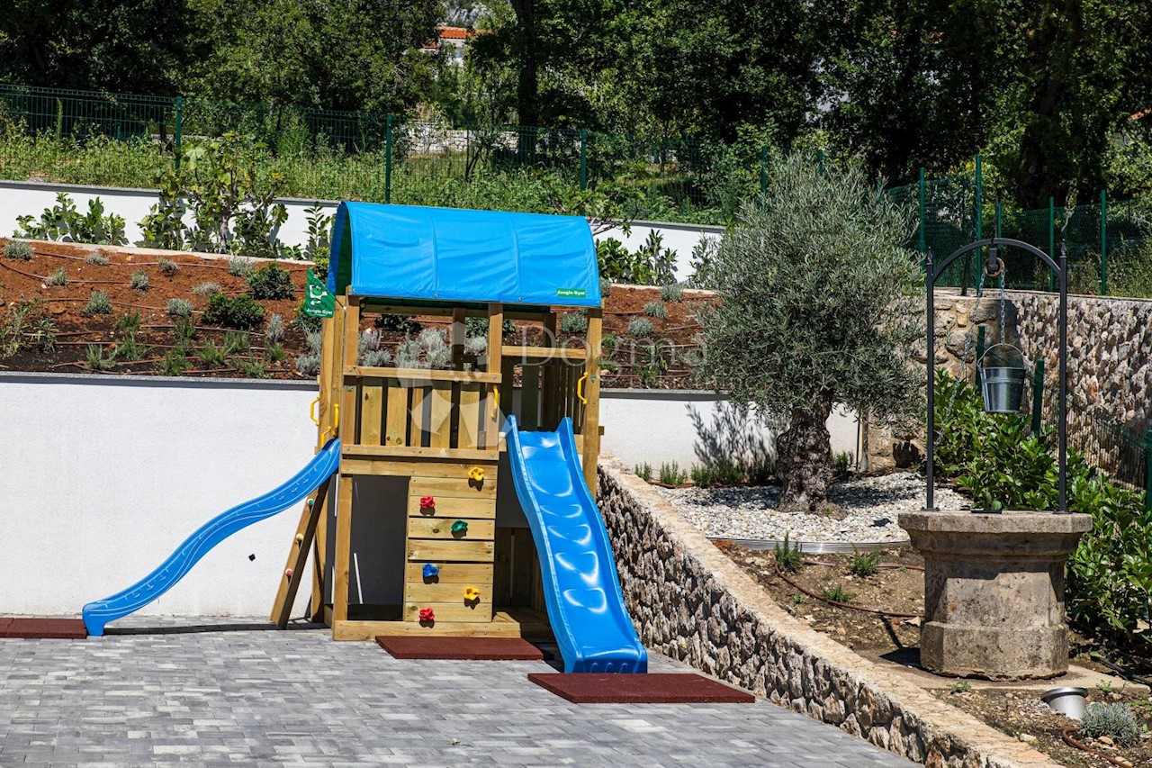 Kuća Na prodaju - PRIMORSKO-GORANSKA  VINODOLSKA OPĆINA 