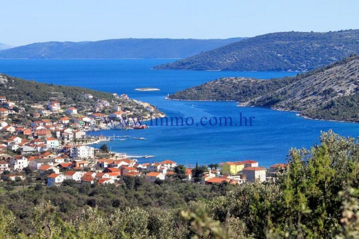 Terrain à vendre 2362 m² – Trogir