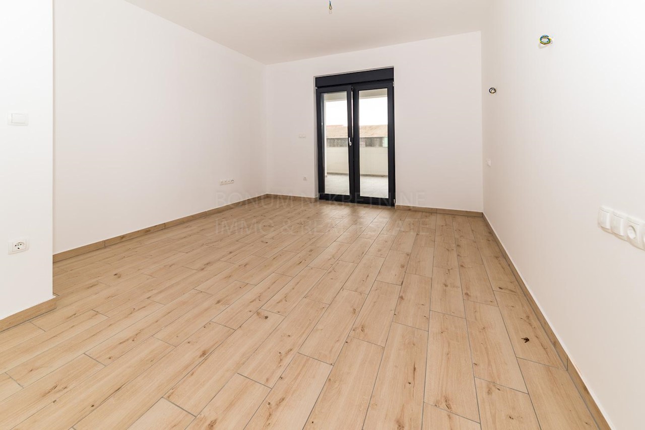 Apartma Naprodaj - ŠIBENSKO-KNINSKA  Vodice