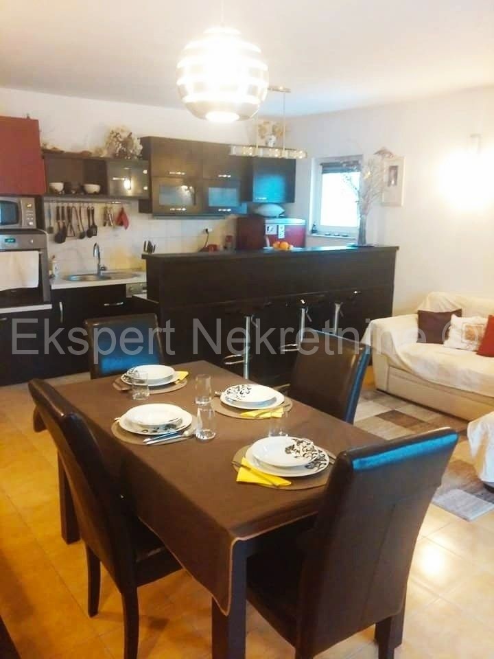 Apartment Zu verkaufen - SPLITSKO-DALMATINSKA  KAŠTELA 